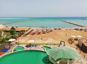 Apartment With Direct Access to Private Beach